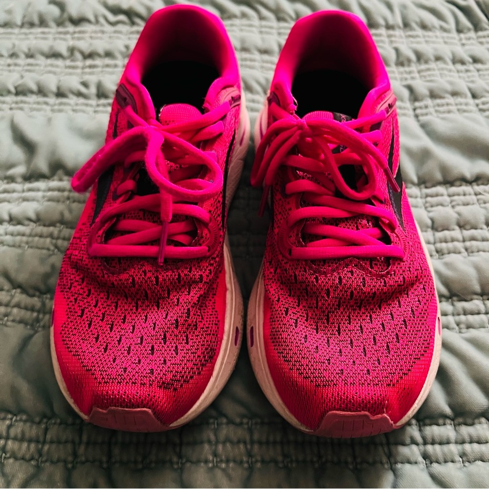 Brooks Ghost Max Shoes (Women’s Size 8)